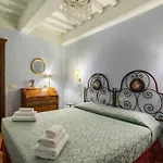 Hébergement de vacances Private Borgo With Pool 5 Km From *