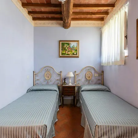 Hébergement de vacances Private Borgo With Pool 5 Km From *